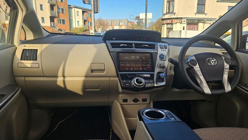 TOYOTA PRIUS+