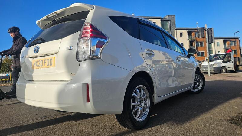 TOYOTA PRIUS+