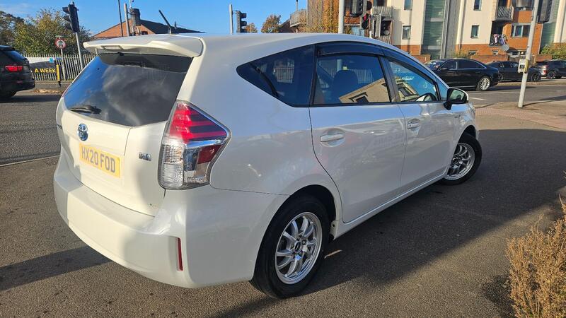 TOYOTA PRIUS+