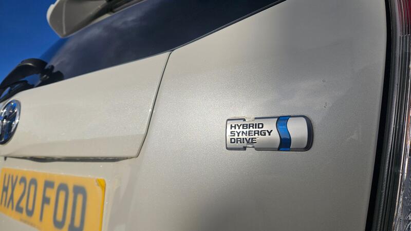 TOYOTA PRIUS+