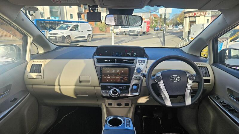 TOYOTA PRIUS+