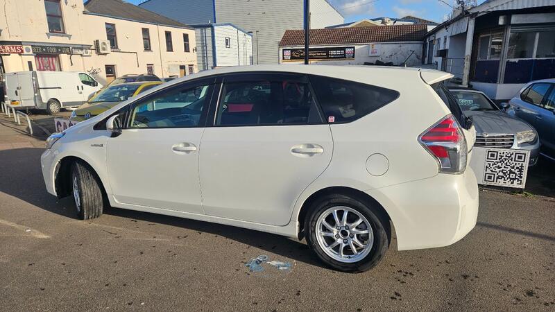 TOYOTA PRIUS+
