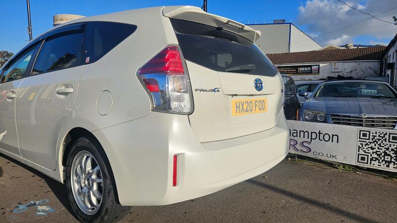 TOYOTA PRIUS+