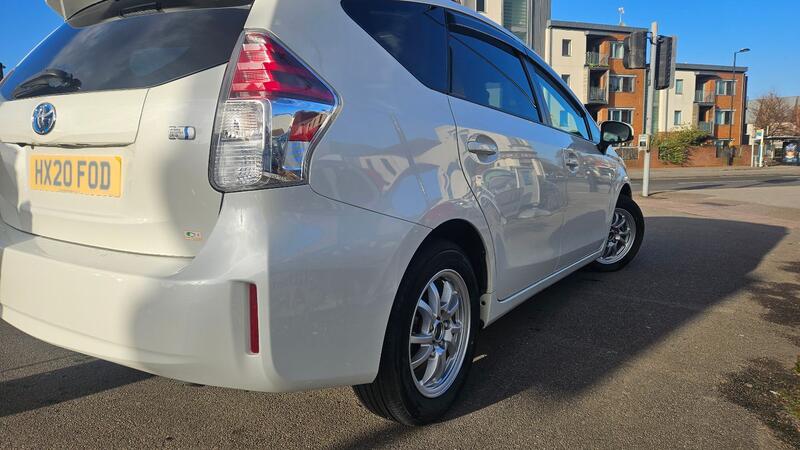 TOYOTA PRIUS+