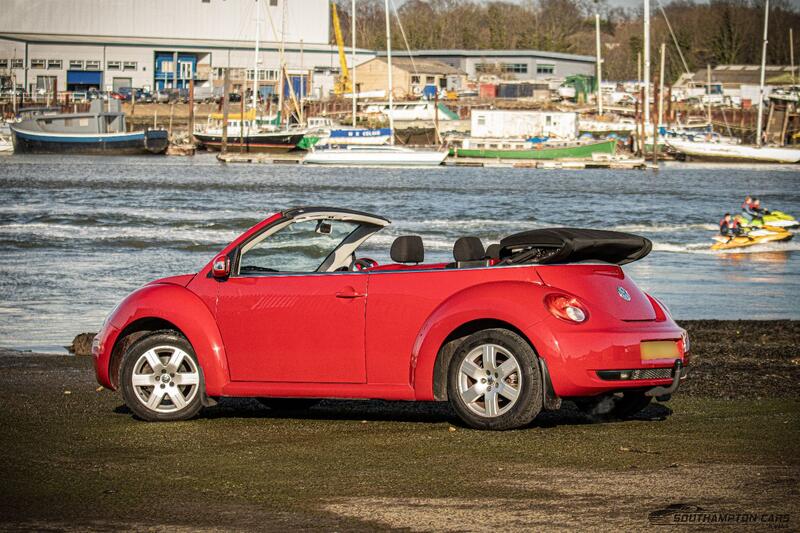 VOLKSWAGEN BEETLE