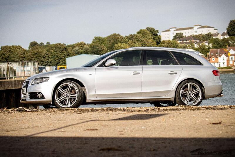 AUDI A4 AVANT