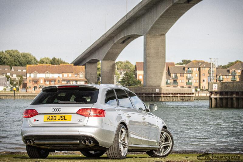 AUDI A4 AVANT