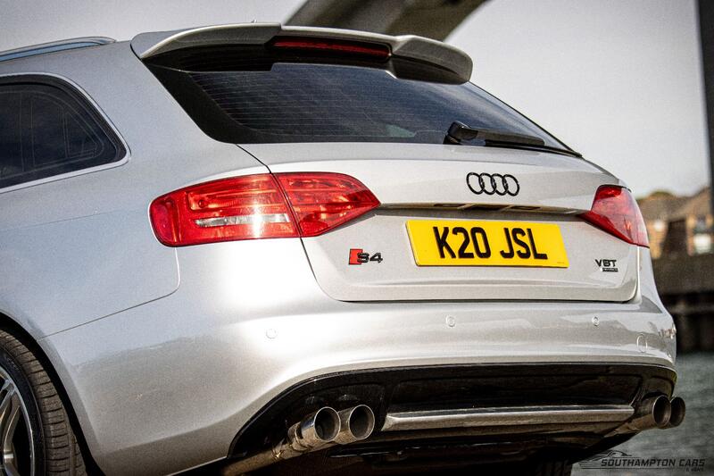 AUDI A4 AVANT