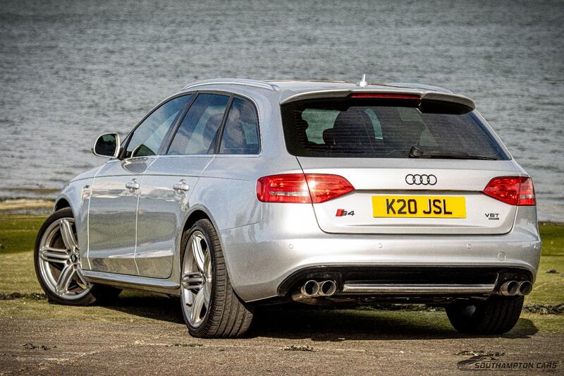 AUDI A4 AVANT